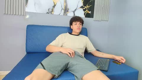 Snapshot of gomezz_07 chatting on March 27, 7:57 pm Gomez online show from March 27, 7:57 pm