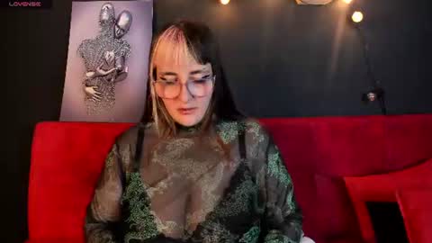 Snapshot of gomory_kitty chatting on June 24, 2:38 pm gomory_kitty online show from June 24, 2:38 pm