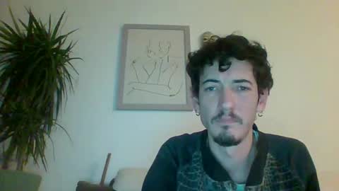 Snapshot of gon835 chatting on December 15, 10:03 pm Gon835 online show from December 15, 10:03 pm