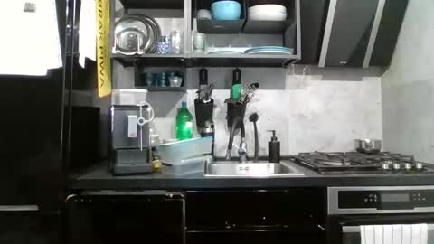 Snapshot of good30boyy chatting on December 15, 9:35 am good30boyy online show from December 15, 9:35 am