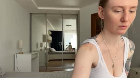 Snapshot of good__choice chatting on February 17, 8:44 am Polly online show from February 17, 8:44 am