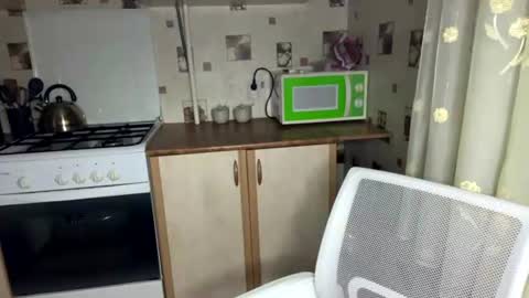 good_girl_24 online show from June 14, 10:45 pm