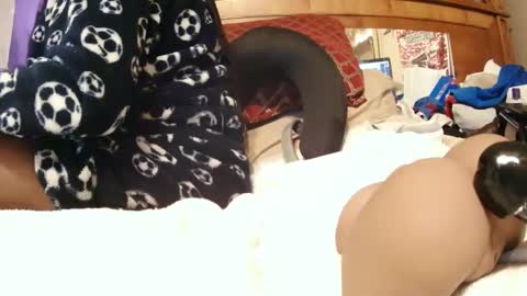 Juicy Booty online show from December 19, 6:01 pm