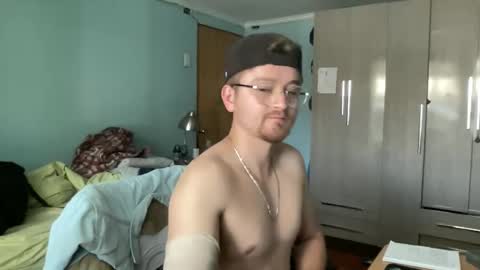 Snapshot of goodfumes chatting on December 16, 8:14 pm goodfumes online show from December 16, 8:14 pm