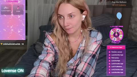 goodgirl0024 online show from December 27, 8:18 pm