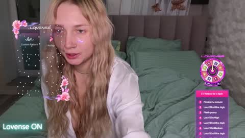 goodgirl0024 online show from January 11, 7:59 pm