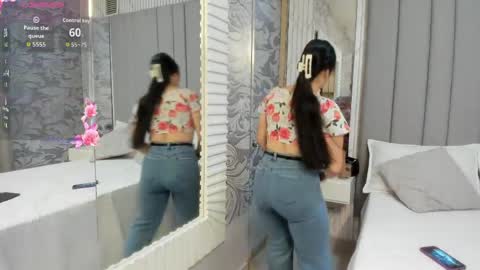 Snapshot of goodgirl22_ chatting on April 9, 2:22 am Emmy online show from April 9, 2:22 am