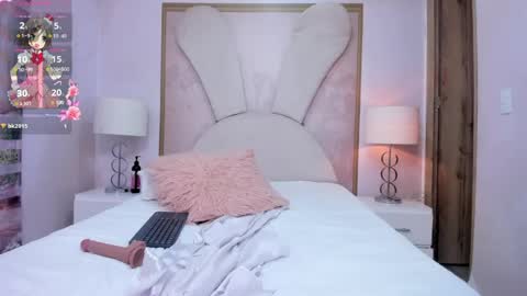 Snapshot of goodgirl22_ chatting on April 15, 2:24 pm Emmy online show from April 15, 2:24 pm