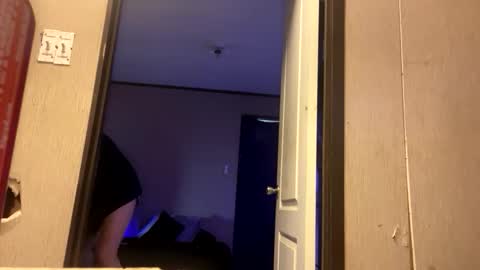 Snapshot of goodp8140 chatting on May 15, 7:32 pm BottomgameRaw online show from May 15, 7:32 pm