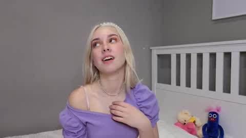 Snapshot of goog_div chatting on November 15, 11:07 am goog_div online show from November 15, 11:07 am