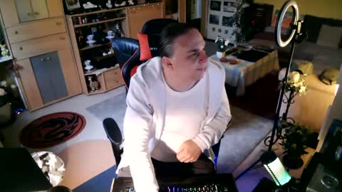 google5001 online show from October 5, 3:10 pm