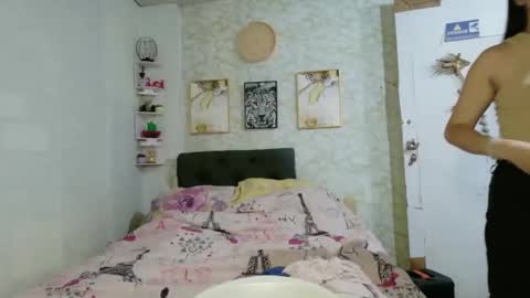 Snapshot of gorgeneviev69 chatting on April 3, 2:37 pm geneviev online show from April 3, 2:37 pm