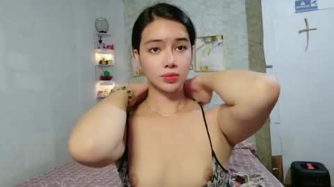 Snapshot of gorgeneviev69 chatting on April 15, 7:43 pm geneviev online show from April 15, 7:43 pm