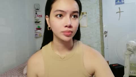 Snapshot of gorgeneviev69 chatting on April 19, 8:35 am geneviev online show from April 19, 8:35 am