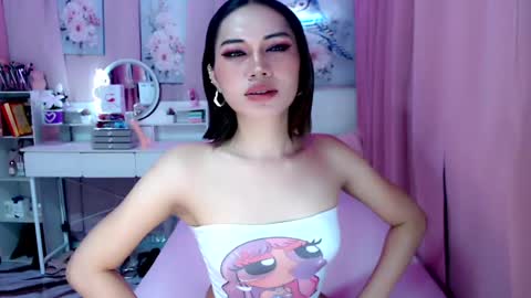 Snapshot of gorgeous_anora chatting on April 22, 1:30 am Anora online show from April 22, 1:30 am
