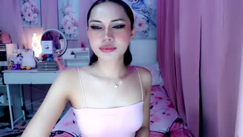 Snapshot of gorgeous_anora chatting on June 21, 1:30 am Anora online show from June 21, 1:30 am