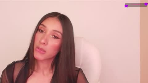 Snapshot of gorgeous_brunette chatting on November 24, 9:20 am Rose online show from November 24, 9:20 am