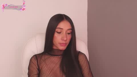 Snapshot of gorgeous_brunette chatting on December 15, 6:28 am Rose online show from December 15, 6:28 am