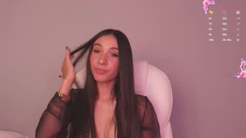 Snapshot of gorgeous_brunette chatting on March 27, 8:09 am Rose online show from March 27, 8:09 am