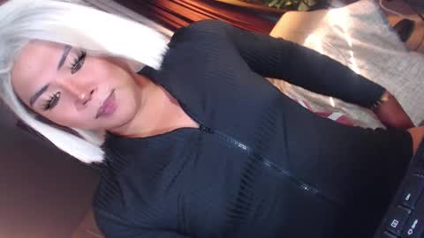 Snapshot of gorgeous_devilxxx chatting on April 14, 6:52 am Samantha online show from April 14, 6:52 am