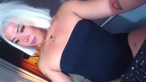 Snapshot of gorgeous_devilxxx chatting on April 26, 4:21 am Samantha online show from April 26, 4:21 am