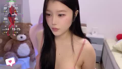 Snapshot of gorgeous_girl33 chatting on February 21, 11:28 pm gorgeous girl33 online show from February 21, 11:28 pm