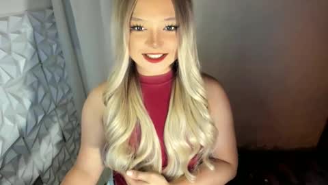 Snapshot of gorgeousamandarose chatting on May 27, 1:24 am Amanda rose online show from May 27, 1:24 am