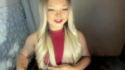 Snapshot of gorgeousamandarose chatting on May 31, 2:35 pm Amanda rose online show from May 31, 2:35 pm