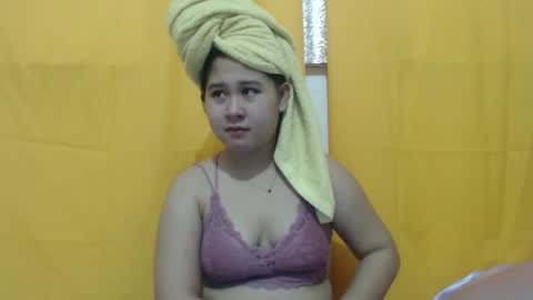 gorgeousasianmyra online show from March 2, 9:22 pm