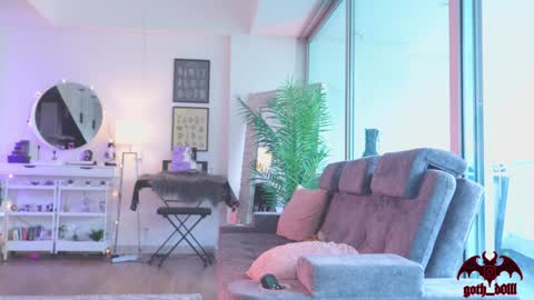 Snapshot of goth_dolll chatting on November 6, 8:32 pm sophie Special celebration a the beach 300k followers 3011 and 0112 online show from November 6, 8:32 pm