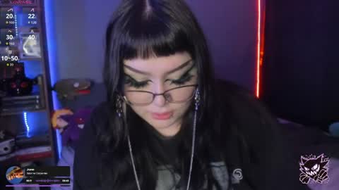 Snapshot of goth_stein chatting on May 27, 1:57 am Engel Please help me to reach 50 thumbs up online show from May 27, 1:57 am