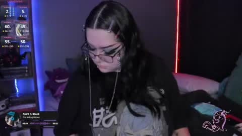 Snapshot of goth_stein chatting on July 11, 1:52 am Engel Please help me to reach 50 thumbs up online show from July 11, 1:52 am