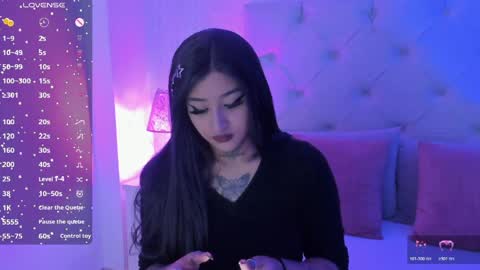 Snapshot of goth_tasha chatting on May 19, 12:33 pm goth_tasha online show from May 19, 12:33 pm