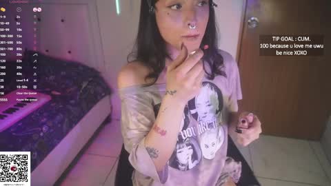 Snapshot of gothbabe2001 chatting on April 7, 9:54 am Cami online show from April 7, 9:54 am