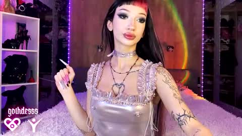 Snapshot of gothdesss chatting on February 18, 6:42 am online show from February 18, 6:42 am