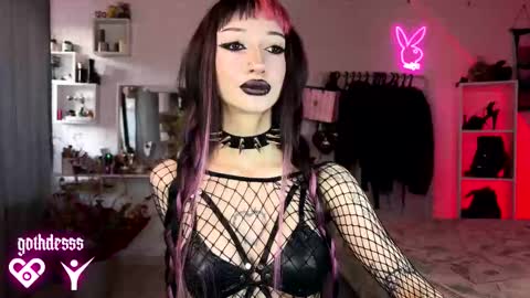 Snapshot of gothdesss chatting on March 15, 4:18 am online show from March 15, 4:18 am