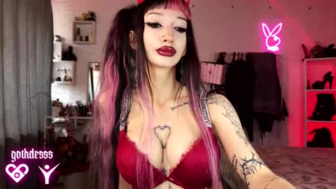 Snapshot of gothdesss chatting on March 16, 5:44 am online show from March 16, 5:44 am