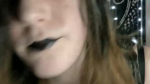 Snapshot of gothic_baddie chatting on January 14, 8:58 pm Vampira Nymph online show from January 14, 8:58 pm