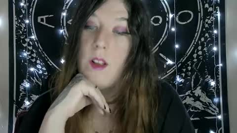 Snapshot of gothic_baddie chatting on February 4, 7:53 pm Vampira Nymph online show from February 4, 7:53 pm