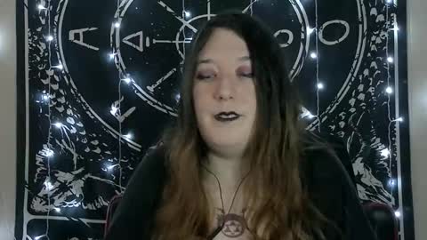 Snapshot of gothic_baddie chatting on February 6, 9:18 pm Vampira Nymph online show from February 6, 9:18 pm