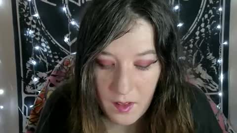 Snapshot of gothic_baddie chatting on February 13, 8:38 pm Vampira Nymph online show from February 13, 8:38 pm