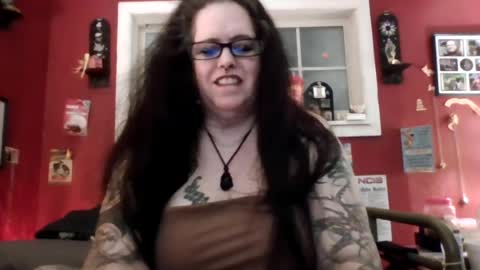 Snapshot of gothickmaiden chatting on August 4, 2:15 am GothickMaiden online show from August 4, 2:15 am