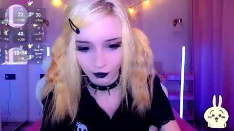 gothiclali online show from May 22, 12:18 am