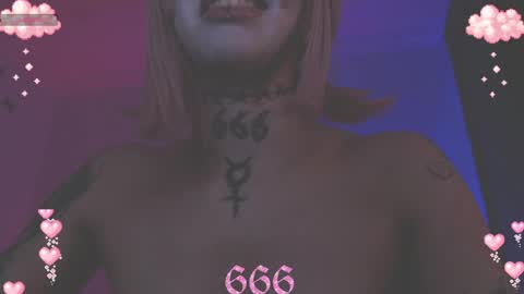 Snapshot of gothicute chatting on April 14, 7:25 am online show from April 14, 7:25 am