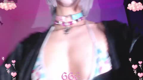 Snapshot of gothicute chatting on April 29, 5:55 am online show from April 29, 5:55 am