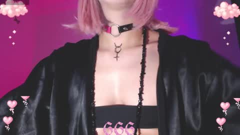 Snapshot of gothicute chatting on April 30, 4:52 am online show from April 30, 4:52 am