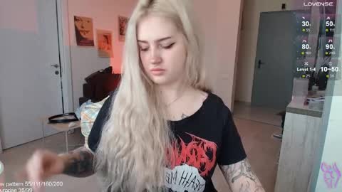 traumfrau Kira angel face devil eyes I SELL A LOT VIDEO IN GALLERY online show from March 31, 10:48 am