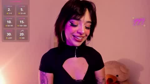 Violet online show from June 9, 9:48 pm