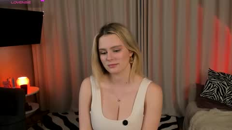 Snapshot of gotta_shine chatting on March 4, 3:18 pm Mamma Mia online show from March 4, 3:18 pm