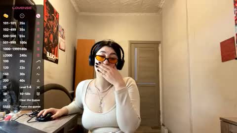 Snapshot of gotta_shine chatting on March 26, 12:11 pm Mamma Mia online show from March 26, 12:11 pm